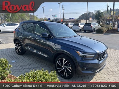 2022 Volvo XC40 R-Design