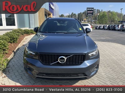 2022 Volvo XC40 R-Design