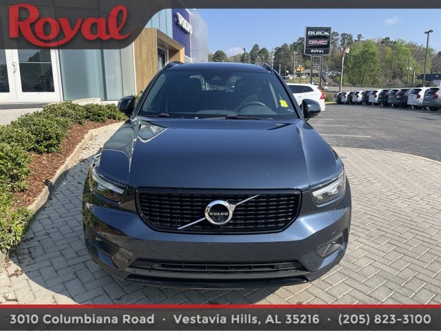 2022 Volvo XC40 R-Design