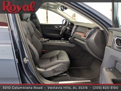 2023 Volvo XC60 Plus Bright Theme