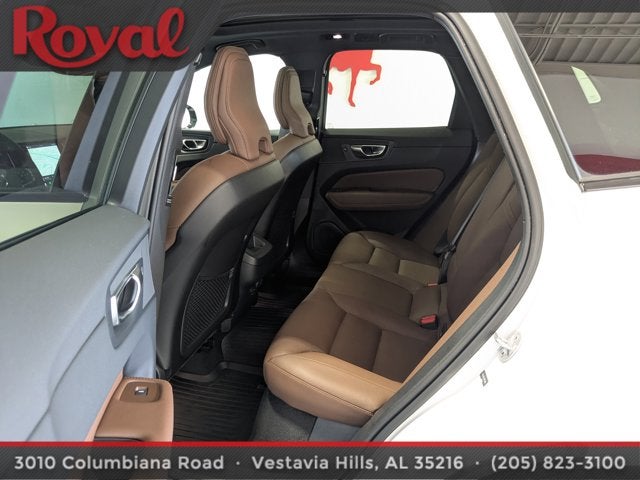 2024 Volvo XC60 Plus Dark Theme