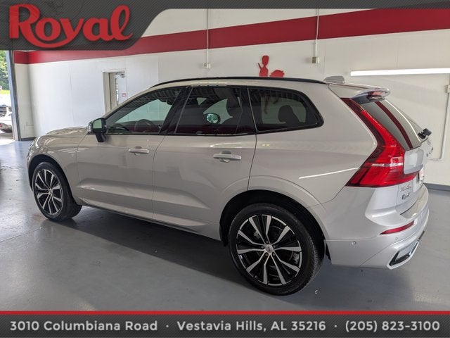 2024 Volvo XC60 Plus Dark Theme