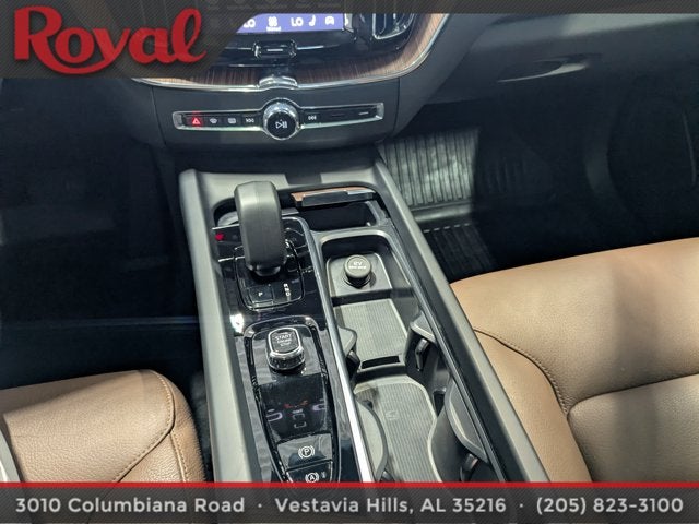 2024 Volvo XC60 Plus Dark Theme