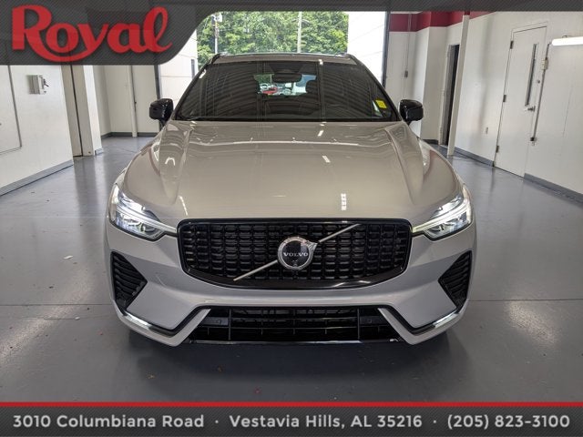 2024 Volvo XC60 Plus Dark Theme