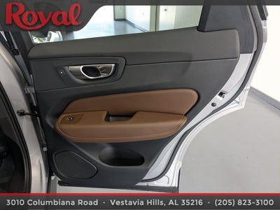 2024 Volvo XC60 Plus Dark Theme