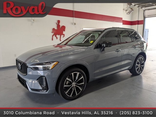 2024 Volvo XC60 Plus Dark Theme