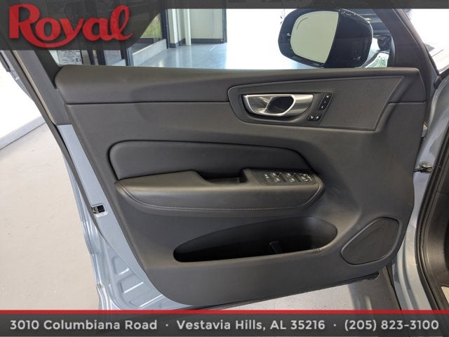 2024 Volvo XC60 Plus Dark Theme