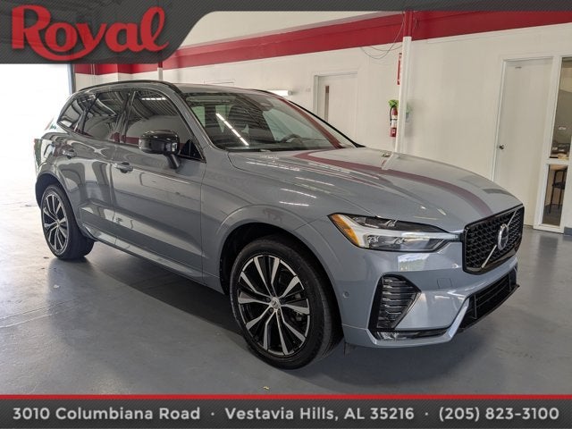 2024 Volvo XC60 Plus Dark Theme