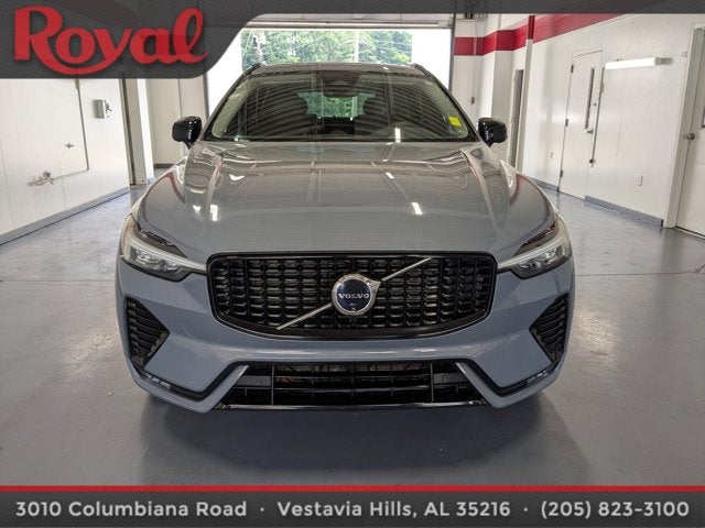 2024 Volvo XC60 Plus Dark Theme