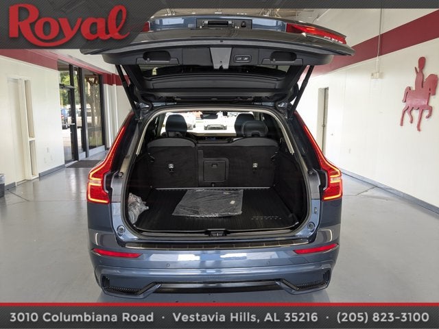 2024 Volvo XC60 Plus Dark Theme