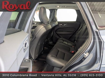 2024 Volvo XC60 Plus Dark Theme