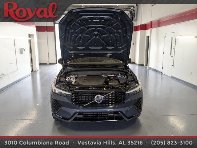 2024 Volvo XC60 Plus Dark Theme