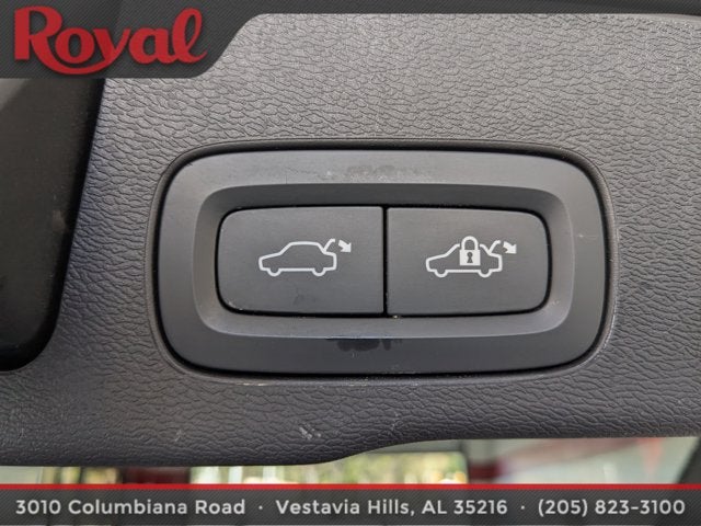 2023 Volvo XC60 Ultimate Dark Theme