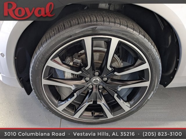 2023 Volvo XC60 Ultimate Dark Theme