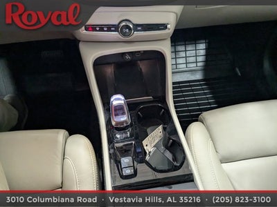 2023 Volvo XC40 Plus Bright Theme