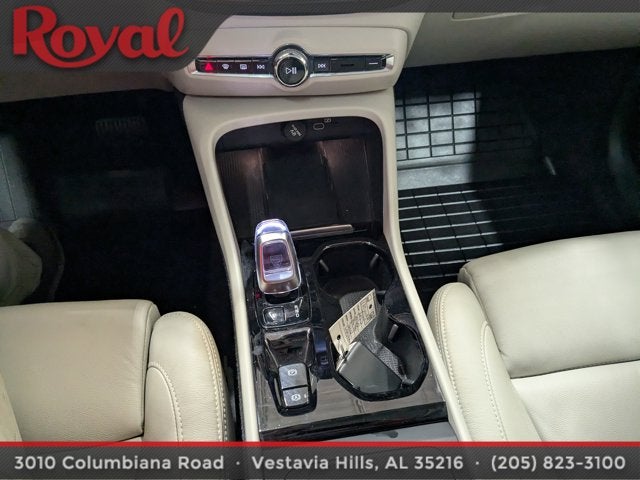 2023 Volvo XC40 Plus Bright Theme