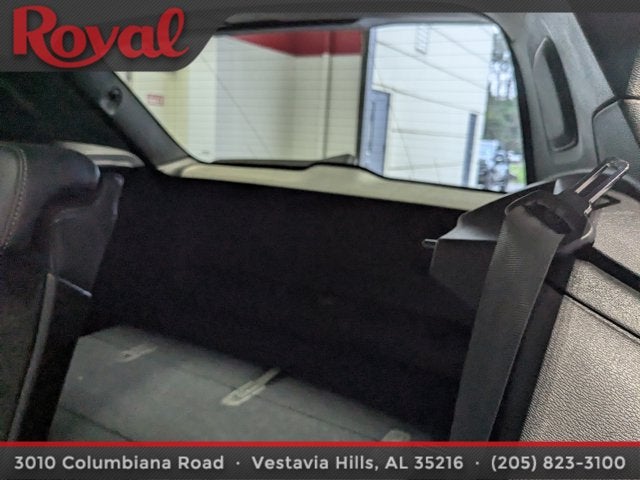 2024 Volvo XC40 Plus Dark Theme