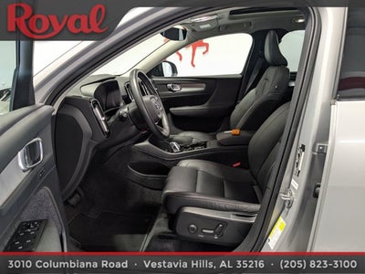 2024 Volvo XC40 Plus Dark Theme