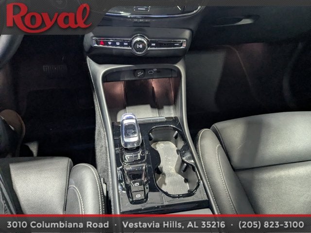 2024 Volvo XC40 Plus Dark Theme