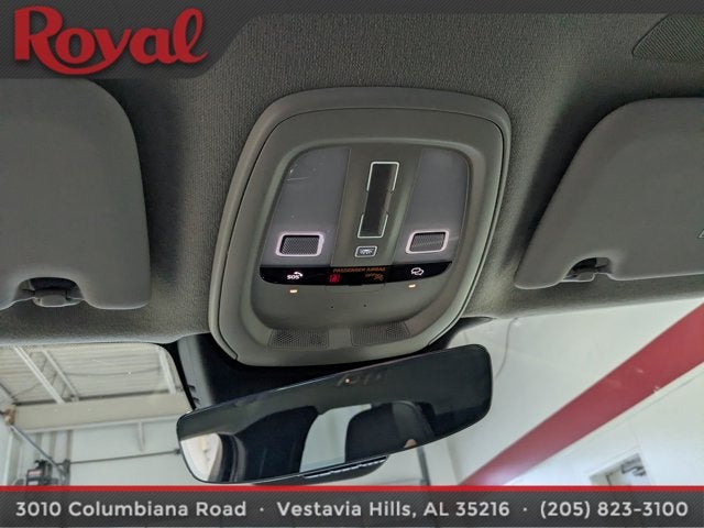 2024 Volvo XC40 Plus Dark Theme