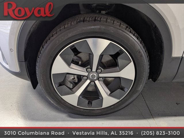 2024 Volvo XC40 Plus Dark Theme