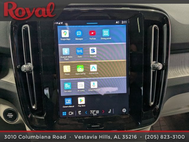 2024 Volvo XC40 Plus Dark Theme