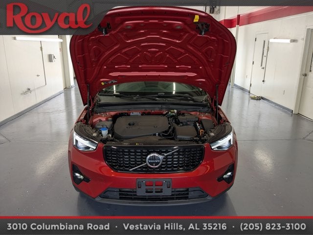 2024 Volvo XC40 Plus Dark Theme