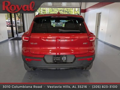 2024 Volvo XC40 Plus Dark Theme