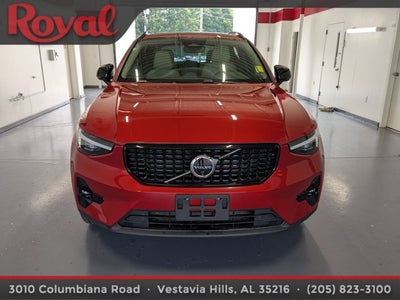 2024 Volvo XC40 Plus Dark Theme