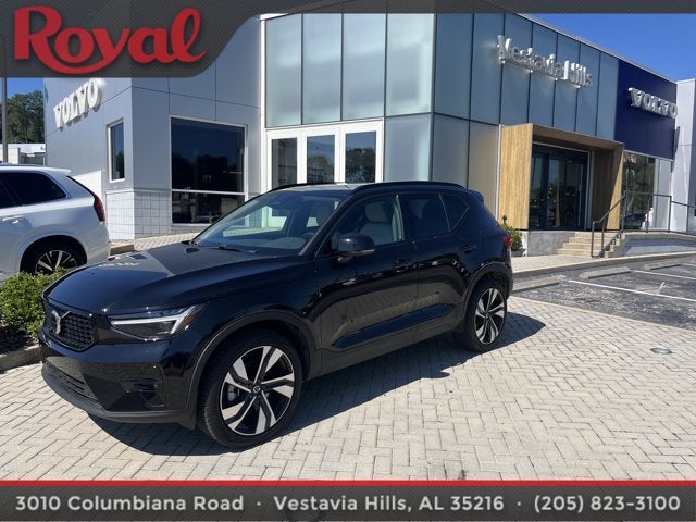 2025 Volvo XC40