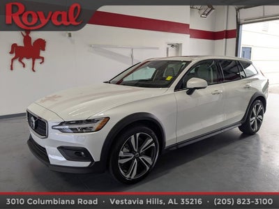 2025 Volvo V60 Cross Country Plus