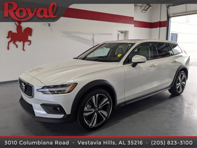2025 Volvo V60 Cross Country Plus