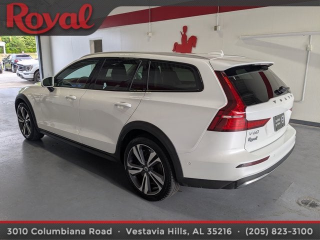 2025 Volvo V60 Cross Country Plus