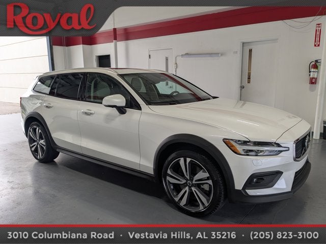 2025 Volvo V60 Cross Country Plus